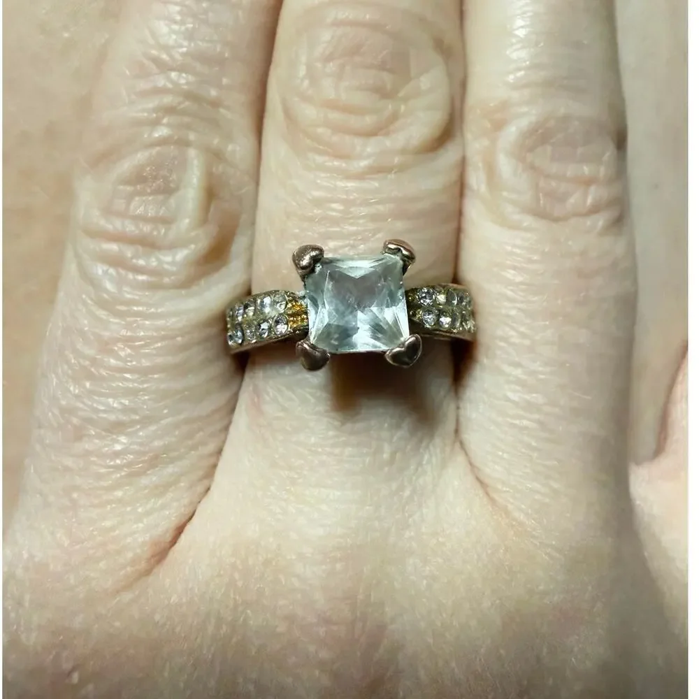 🧚🏻‍♀️ Vintage Style Statement Ring Size 7.5 Square Cut Gold Tone Distressed Look